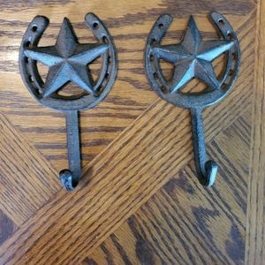 2 western decor hangers